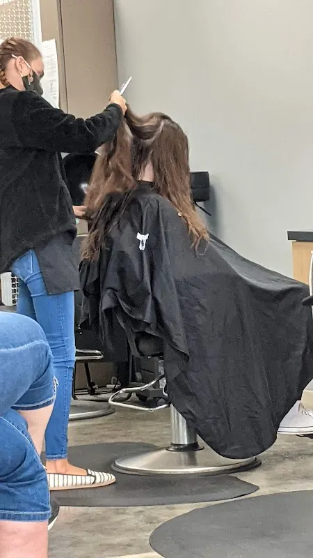 SUPERCUTS — Hair salon in Lebanon